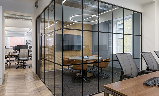 現(xiàn)代簡約辦公室裝修風格.jpg
